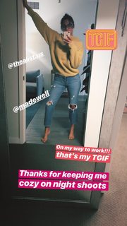 Lorenza Izzo feet photo thumbnail