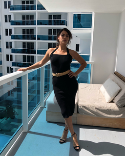 Lorenza Izzo feet photo thumbnail