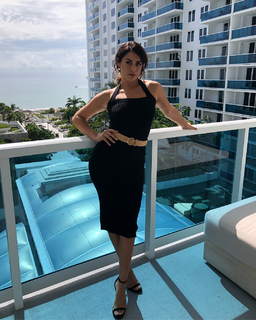 Lorenza Izzo feet photo thumbnail