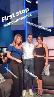 Lorenza Izzo feet photo thumbnail