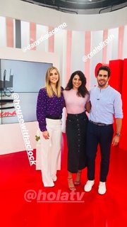 Lorenza Izzo feet photo thumbnail