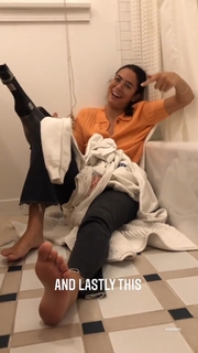 Lorenza Izzo feet photo thumbnail