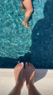 Lorenza Izzo feet photo thumbnail