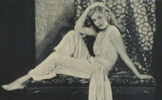 Loretta Young feet photo 18