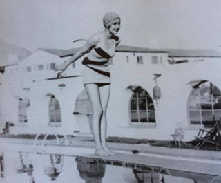 Loretta Young feet photo 15