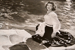 Loretta Young feet photo 9