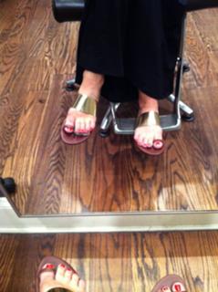 Lori Greiner feet photo thumbnail