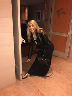 Lori Greiner feet photo thumbnail