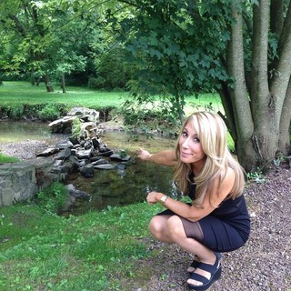 Lori Greiner feet photo thumbnail