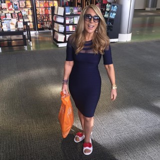 Lori Greiner feet photo thumbnail