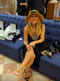 Lori Greiner feet photo thumbnail