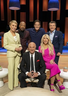 Lori Greiner feet photo thumbnail