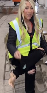 Lori Greiner feet photo thumbnail