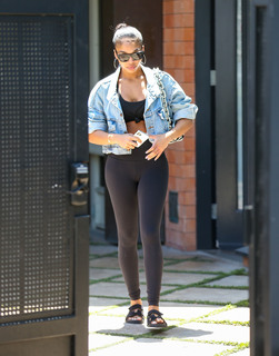 Lori Harvey feet photo thumbnail