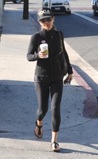 Lori Loughlin feet photo thumbnail