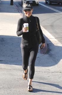 Lori Loughlin feet photo thumbnail