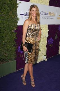 Lori Loughlin feet photo thumbnail