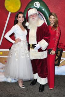 Lori Loughlin feet photo thumbnail