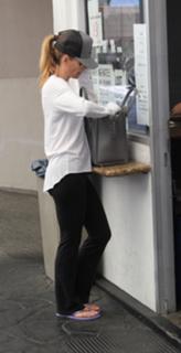 Lori Loughlin feet photo thumbnail
