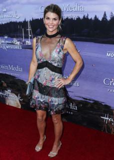 Lori Loughlin feet photo thumbnail
