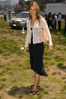 Lori Loughlin feet photo thumbnail
