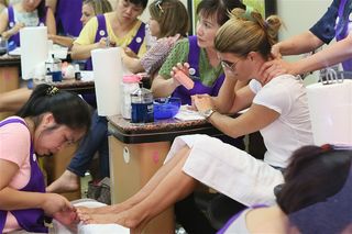 Lori Loughlin feet photo thumbnail