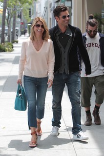Lori Loughlin feet photo thumbnail