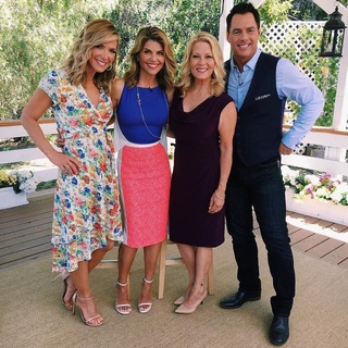 Lori Loughlin feet photo thumbnail