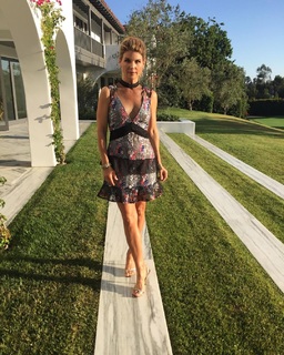 Lori Loughlin feet photo thumbnail