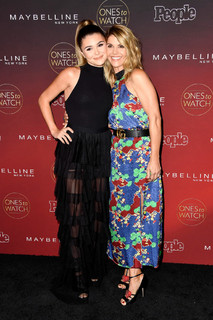 Lori Loughlin feet photo thumbnail