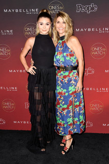 Lori Loughlin feet photo thumbnail