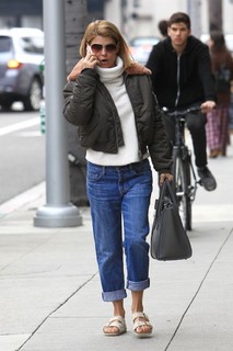Lori Loughlin feet photo thumbnail