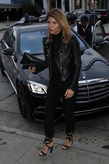 Lori Loughlin feet photo thumbnail