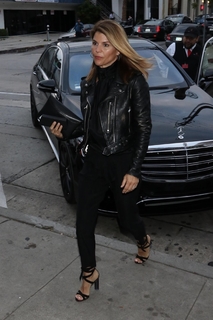 Lori Loughlin feet photo thumbnail