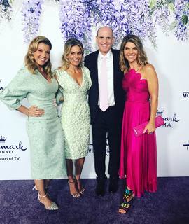 Lori Loughlin feet photo thumbnail