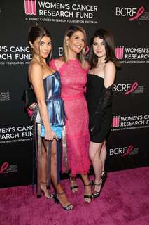Lori Loughlin feet photo thumbnail