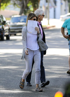 Lori Loughlin feet photo thumbnail