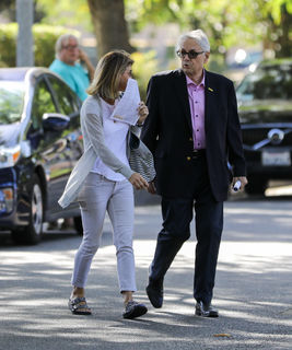 Lori Loughlin feet photo thumbnail