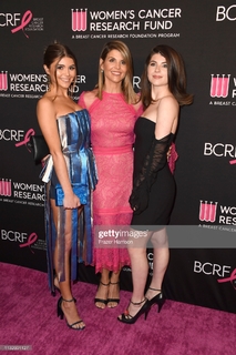 Lori Loughlin feet photo thumbnail