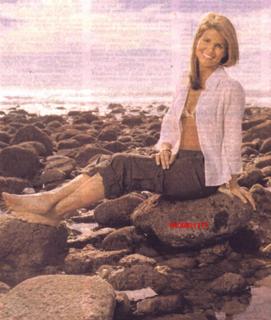 Lori Loughlin feet photo thumbnail