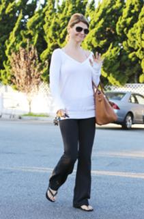 Lori Loughlin feet photo thumbnail