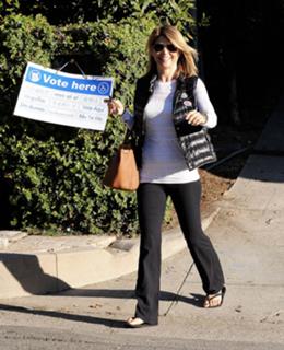 Lori Loughlin feet photo thumbnail