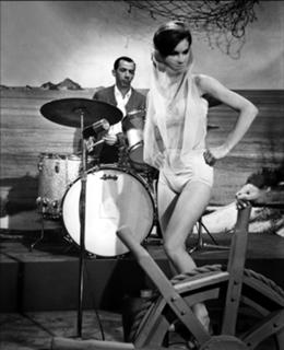 Lori Saunders feet photo 15