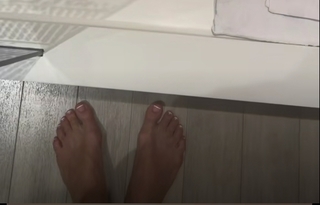 Lorie feet photo thumbnail