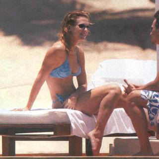 Lorie feet photo thumbnail