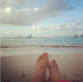 Lorie feet photo thumbnail
