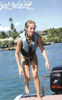 Lorie feet photo thumbnail