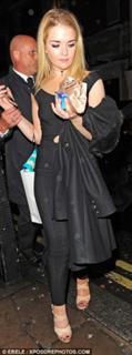 Lorna Fitzgerald feet photo 4