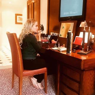 Lorna Fitzgerald feet photo 8