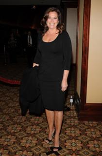 Lorraine Bracco feet photo thumbnail